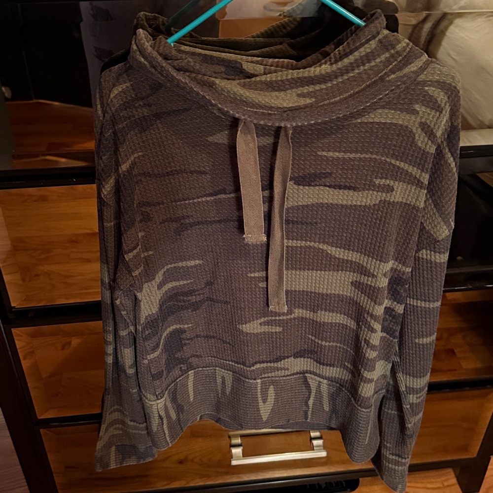 Z supplyCamouflage Patterned Hoodie